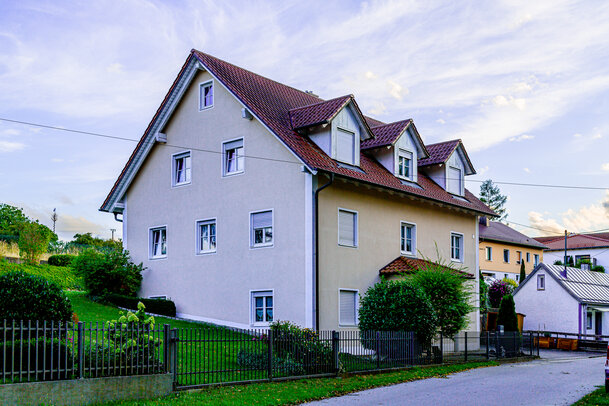 Thumbnail: _JA 40864 Haus TA und S.jpg